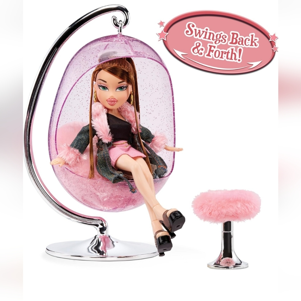 Bratz Funky Fashion Furniture Retro-Swing Chair Playset & Display with Footrest